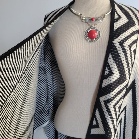 Chico’s Flowy Fringe Poncho Wrap Sweater – White & Black, One Size - Picture 10 of 16